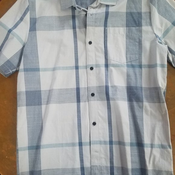 Volcom, Vans, Billabong, Hurley Button-Up Shirts - Picture 2 of 8